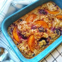 A picture of Peanut Butter, Peach & Berry Baked Oats.