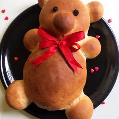 A picture of Teddy bear bread.