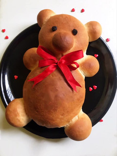 A picture of Teddy bear bread.