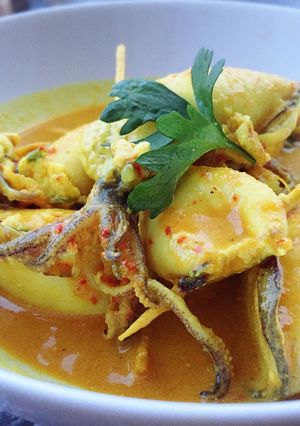 Foto resep Cumi kari (isi tahu telor)