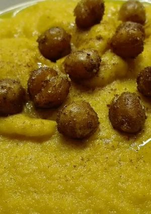 Foto di Vellutata di carote patate, zenzero e ceci speziati