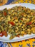 Nouilles à l'oseille, tomates, ail, crème et persil