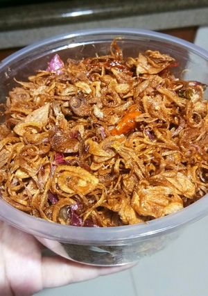 Foto resep Bawang goreng pedas garing (tips)