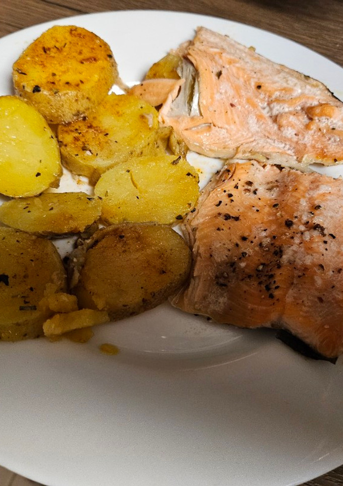 Una foto de Trucha con patatas exprés