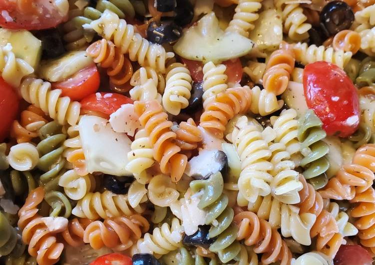 How to Make Quick Greek Pasta Salad