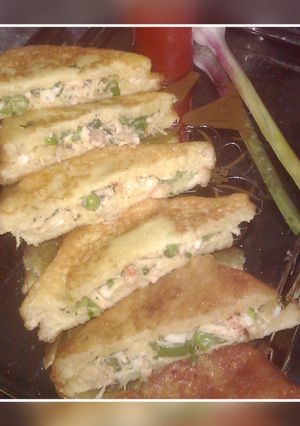 A picture of Creamy Chicken & Peas Fried Sandwich.