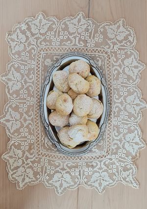 Una foto de Buñuelos Choux rellenos de dulce de leche 💣 Profiteroles de dulce de leche