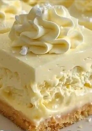 A picture of Vanilla Custard Cream Squares.