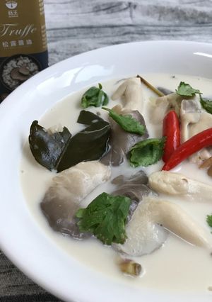 泰式椰奶菇湯Tom Kha Hed 的食譜成品照片