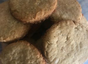 Una foto de Galletas de avena, coco y miel