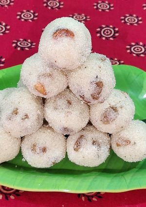 A picture of Rava Laddu.