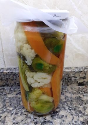 Una foto de Verduras agridulces en escabeche