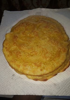 A picture of Tumeric pineapple flavoured pancakes.