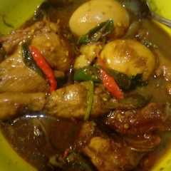 รูปของ Ayam telur kecap ala evigani. #BikinRamadhanBerkesan#👌👌