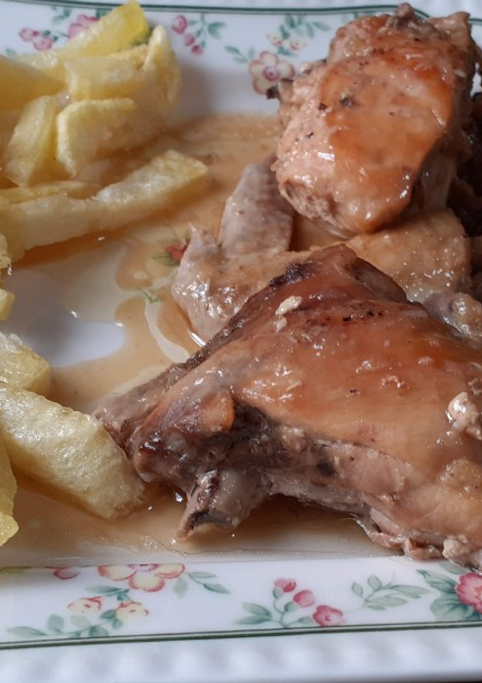 Una foto de Pollo a la cerveza