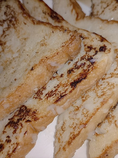 A picture of Eggless banana bread toast.