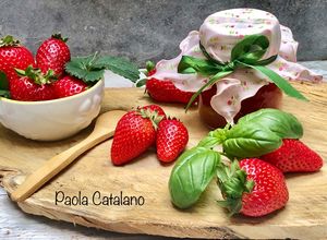 Foto di Composta di fragole e basilico