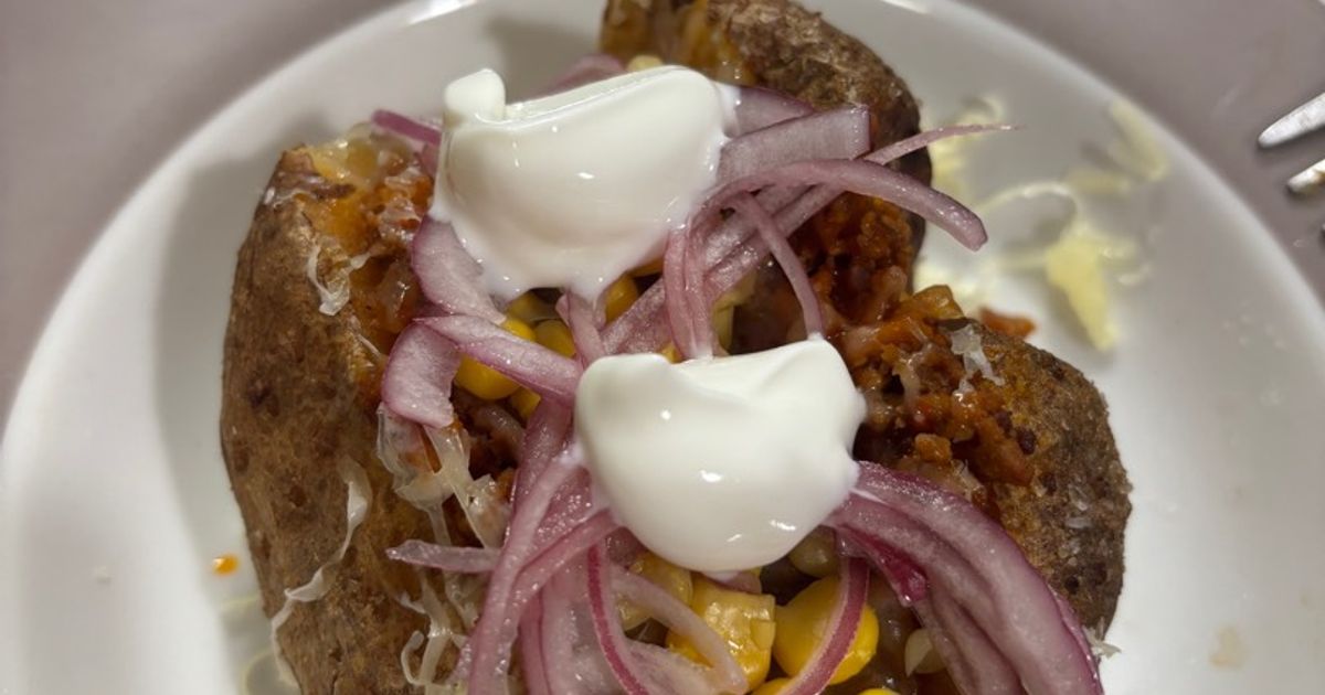 Cartof Copt Umplut Cu Chilli Con Carne, rețetă de Sisi - Rețete Cookpad