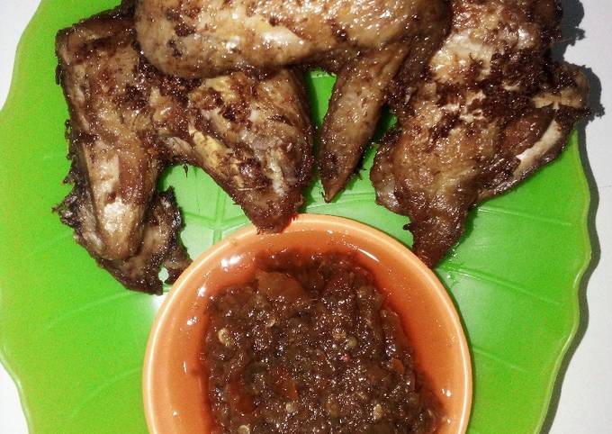 Ayam goreng lengkuas