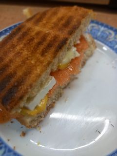 Una foto de Hamburguesa con salmón ahumado