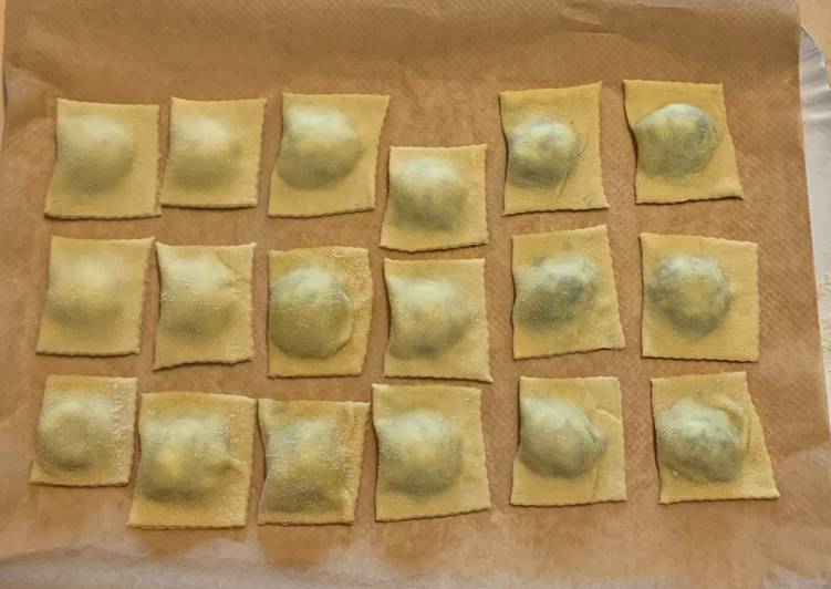 Simple Way to Prepare Favorite Ravioli di ricotta e spinaci