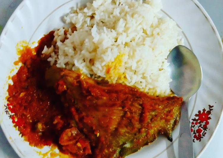 Pomfretcurry rice