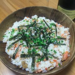 A picture of Chirashi-Sushi.
