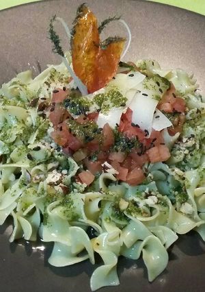Foto principal de Maltagliati con vinagreta de cilantro, avellanas y parmesano