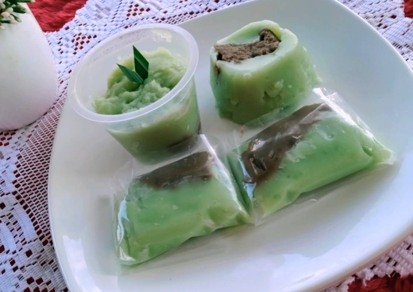 Kue janda berenang