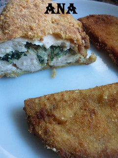 Una foto de Milanesas de pechugas de pollo rellenas