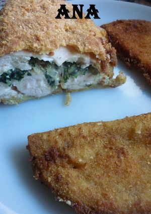 Una foto de Milanesas de pechugas de pollo rellenas