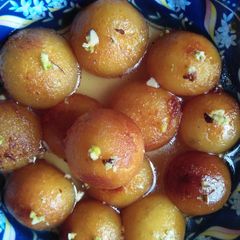 A picture of Gulab jaman.