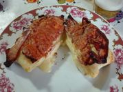 Una foto de queso camembert en hojaldre
