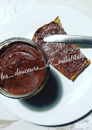 Une photo de Pâte à tartiner chocolat amande
