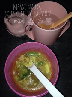 Foto resep Soup kuning salmon fillet with brokoli and tofu olive oil