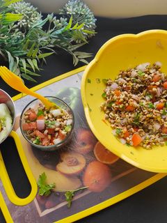 रोजाना हेल्दी अंकुरित मूंग मोठ सलाद रेसिपी मुख्य फोटो