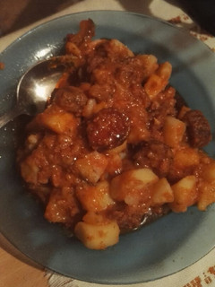 Magyaros paprikásburgonya recept fotója