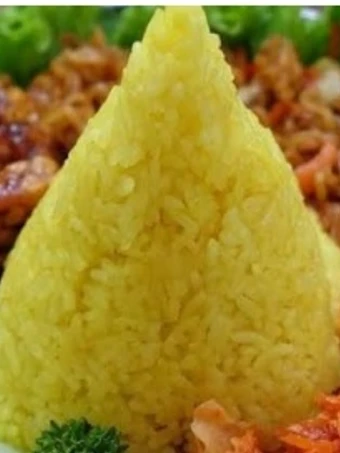Langkah Gampang Membuat Resep  Nasi kuning praktis dengan rice cooker yang Menggugah Selera, Sempurna