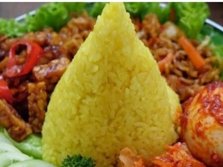 Langkah Gampang Membuat Resep  Nasi kuning praktis dengan rice cooker yang Menggugah Selera, Sempurna