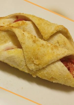 A picture of Cannelloni di pane alla caprese.