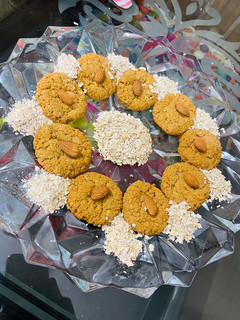 A picture of Oats Raisins Cookies.