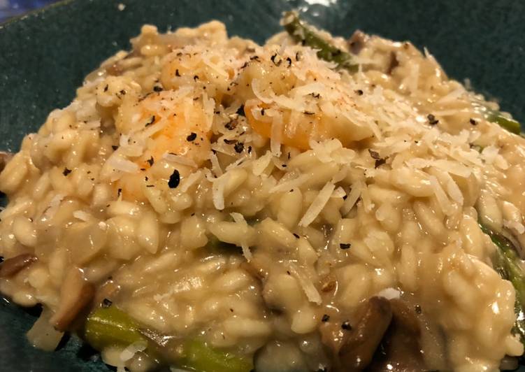 Recipe of Perfect King Prawn, asparagus, and porcini mushroom risotto