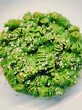 Pasta con crema di cime di rapa, pomodorini secchi e noci