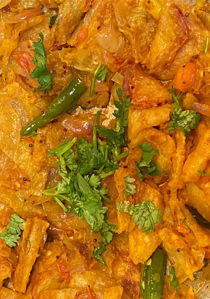 இன்ஸ்டன்ட் கொத்து பரோட்டா (instant kothu parotta Recipe in tamil) செய்முறை முக்கிய புகைப்படம்