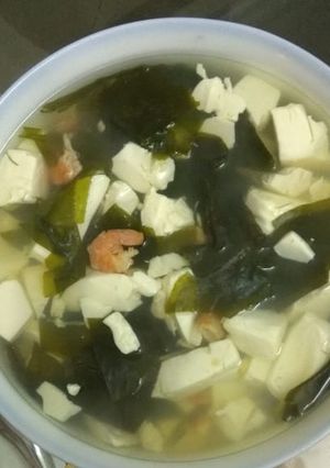 Hình của món Canh đậu hũ rong biển.