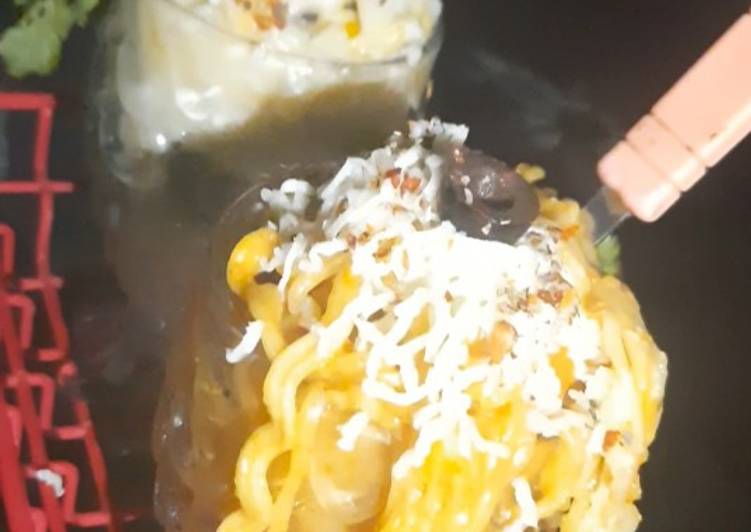 Recipe of Super Quick Homemade Lots of Cheesy Maggi with pasta &amp; White pasta with mozzarella