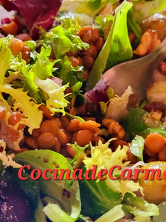 Una foto de Ensalada gourmet con lentejas
