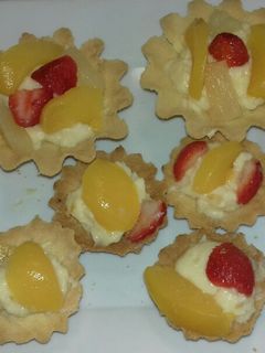 Una foto de Tartaletas frutales🍓🍒🍍🍑(sablee)