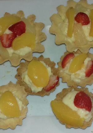Una foto de Tartaletas frutales🍓🍒🍍🍑(sablee)