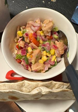 Una foto de Ceviche de salmón congelado